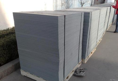 <a href=http://www.fmhorg.cn/ target=_blank class=infotextkey>免燒磚托板</a>的種類